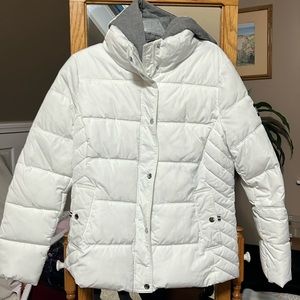 Brand new Women’s winter coat size medium.  Never worn.